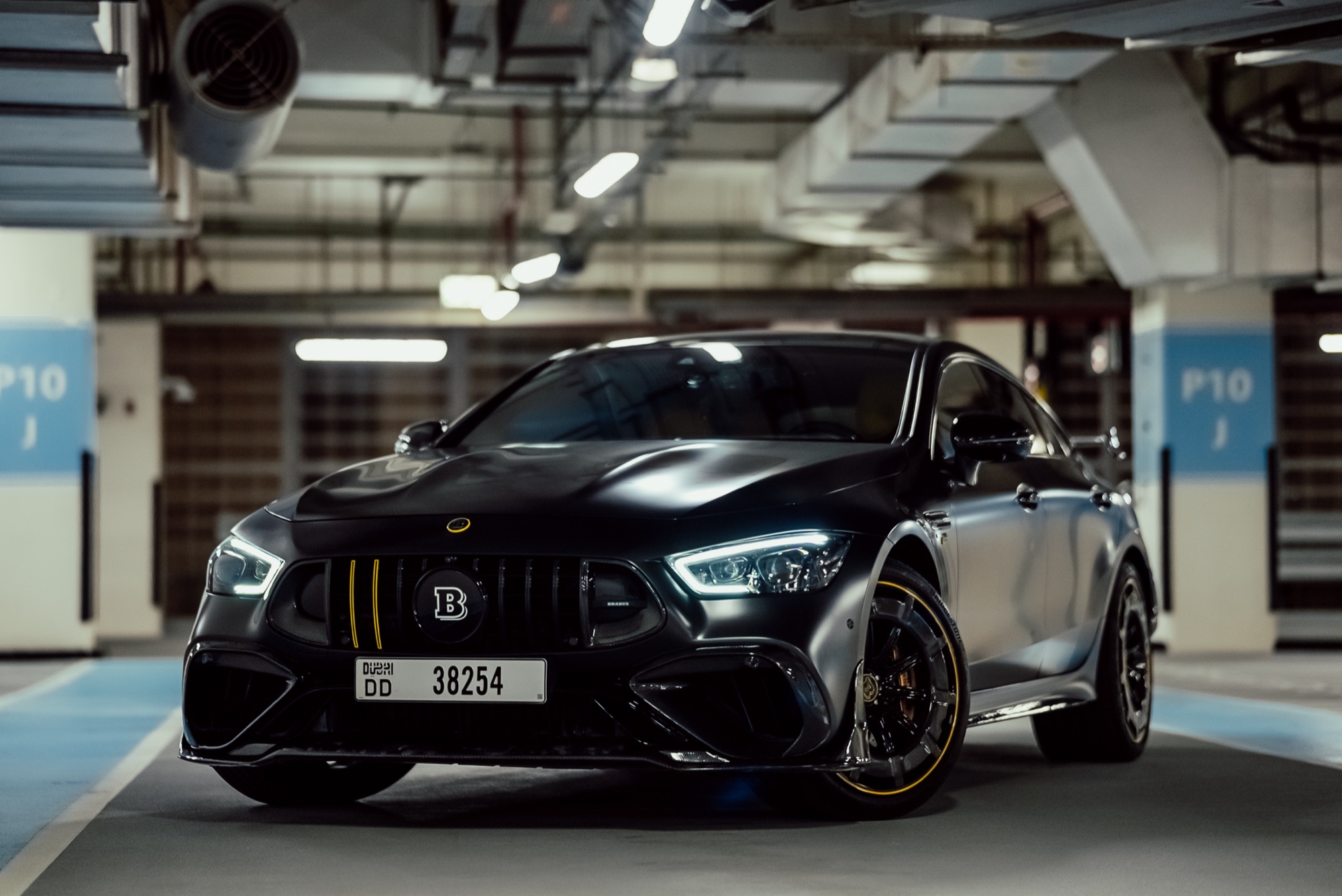 Mercedes-AMG GT 63 S E Performance Brabus noir mat à Dubai